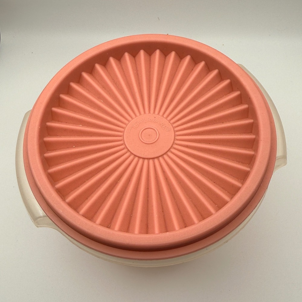 Vintage Tupperware Servalier Bowl with Sunburst Lid Peach Salmon Pink 886-12